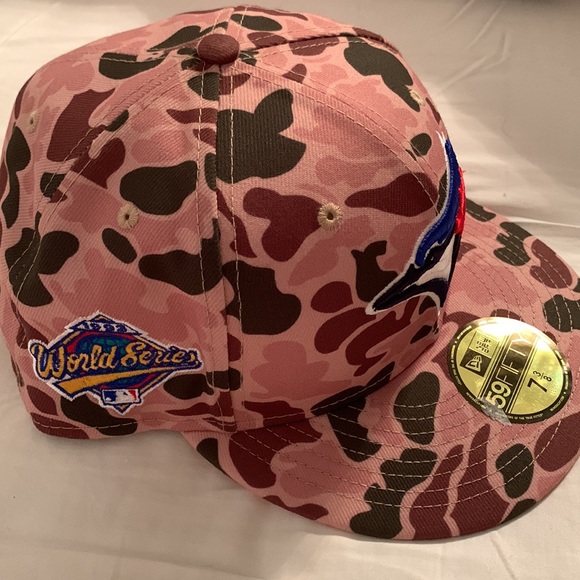 New Era Blue Jay hat duck cameo colours. Size 7 3/8 - Picture 2 of 4